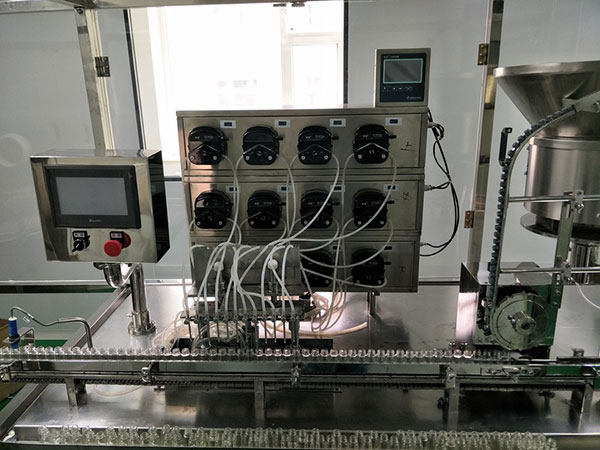 全自动液体灌装上塞机