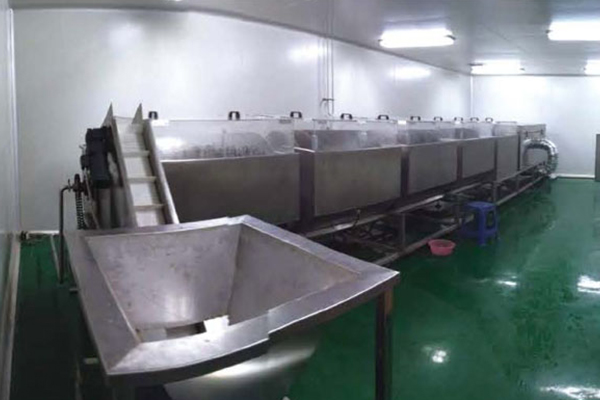 XM全自动超声波胶塞铝盖清洗烘干机.jpg XM全自动超声波胶塞铝盖清洗烘干机.jpg